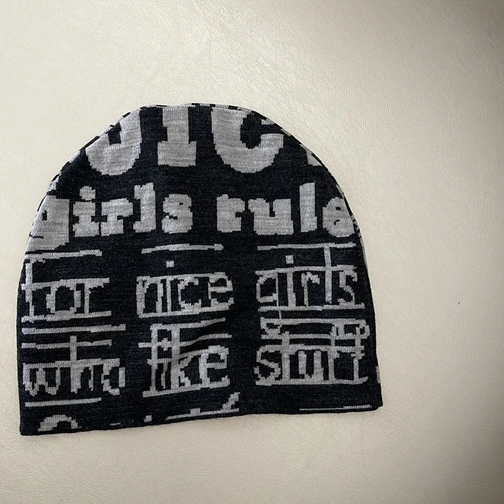 Juicy Couture Beanie Hat - Picture 3 of 3
